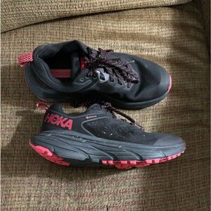 Women’s Hoka size 7